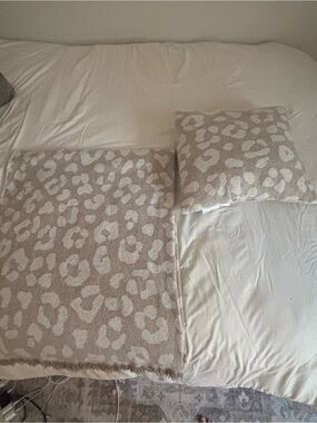 Soft Neutral Leopard Print Throw Blanket + Decorative Pillow – Like New